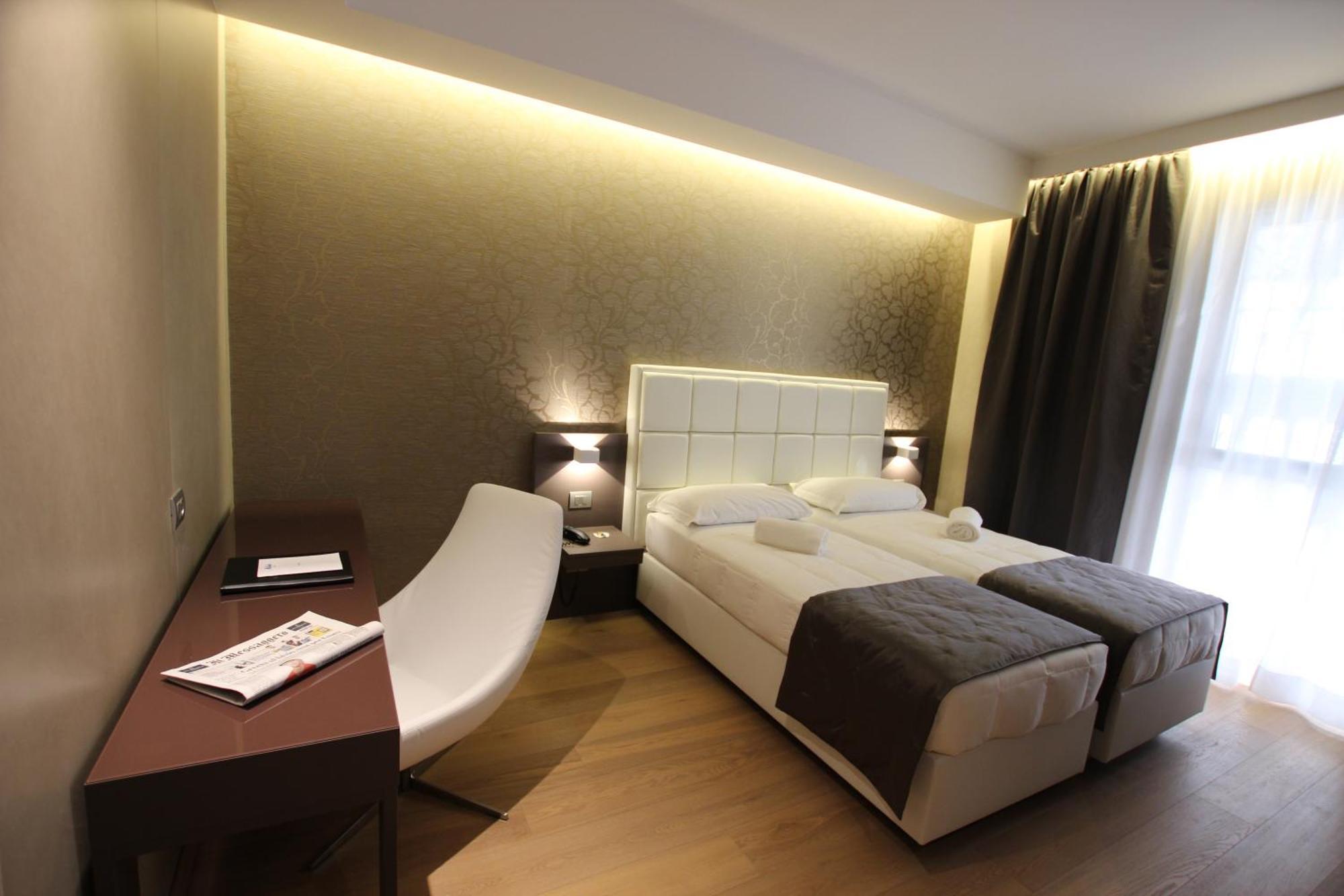 Mokinba Baviera Hotel Milan